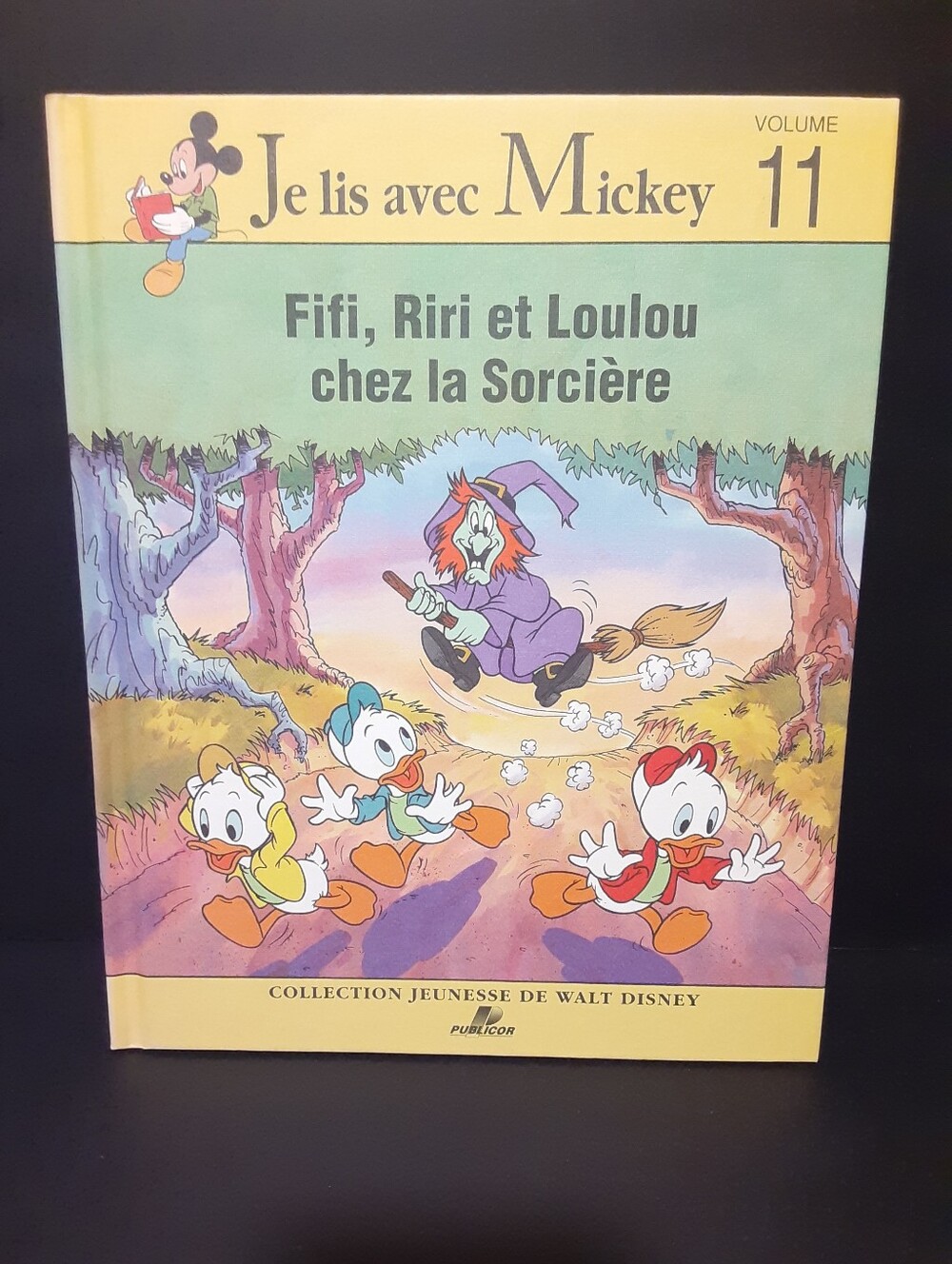 Vintage 1991 French Disney Fifi, Riri et Loulou chez la Sorcière Book Volume 11